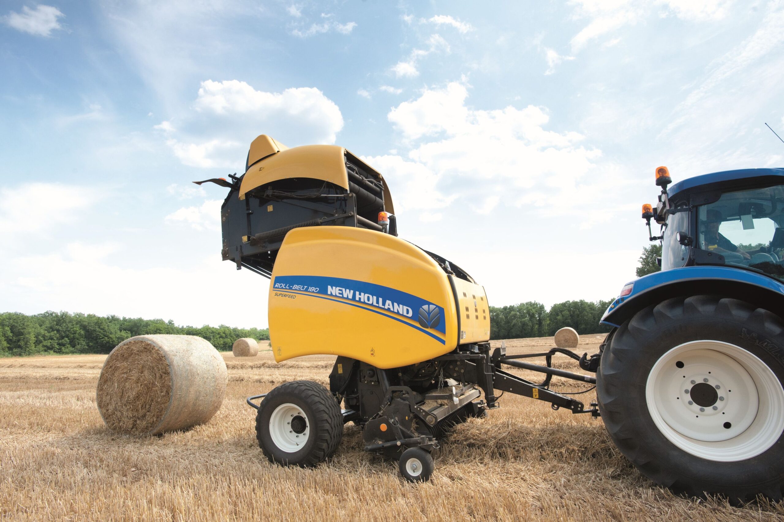 NEW HOLLAND ROUND BALER DELIVERS INCREASED CAPACITY