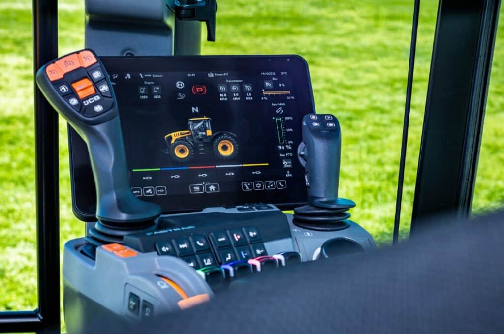 JCB Fastrac's speed proving a winner - Trade Farm Machinery